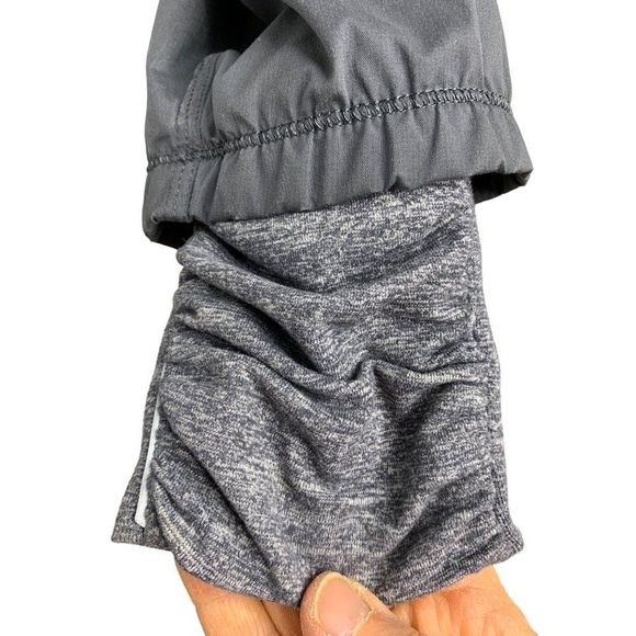 10 M Lululemon Full Zip Hiking walking jacket Hood Breathable Gray 6442 EUC - Picture 5 of 12